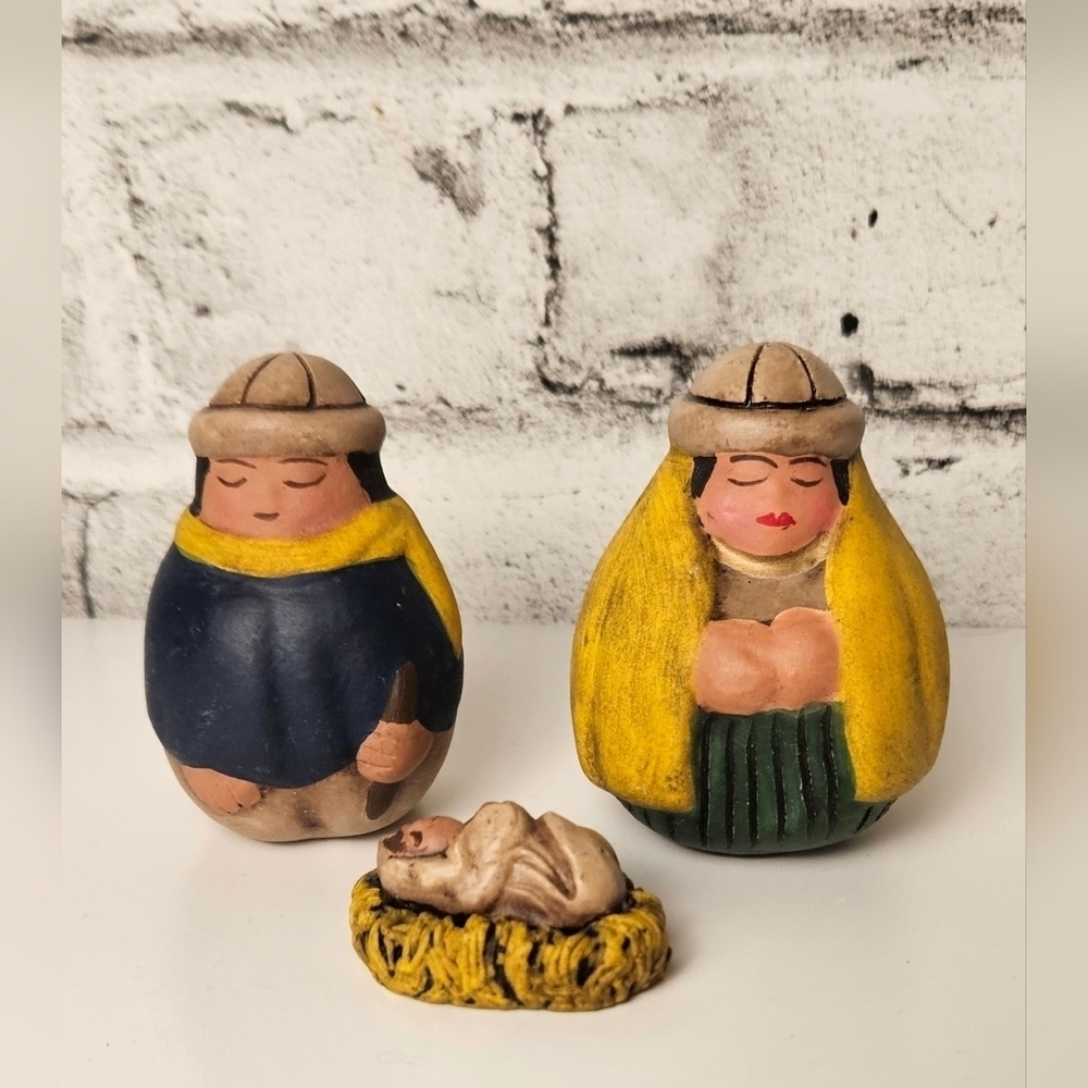 Dianto Ecuador Vintage Clay Nativity Set 3 Piece Hand Painted Folk Art